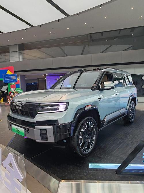 成都92比亚迪方程豹硬派越野的爆款，英菲尼迪35周年与你共成长